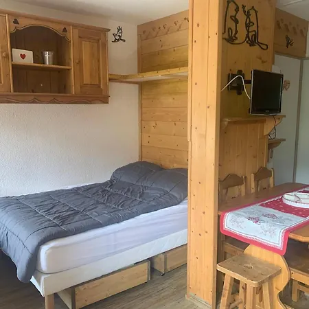 Cosy Avec Balcon Pour 4 Personnes Aux Menuires - Fr-1-452-137 Apartment *